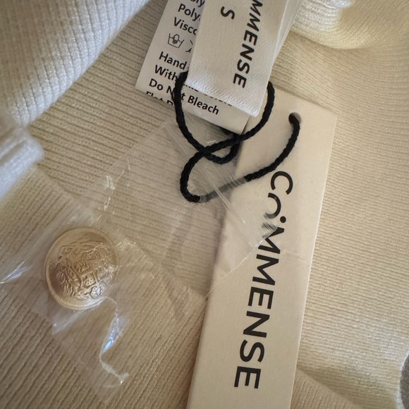 Commense Cream Knit Top (S). NWT - Picture 6 of 6